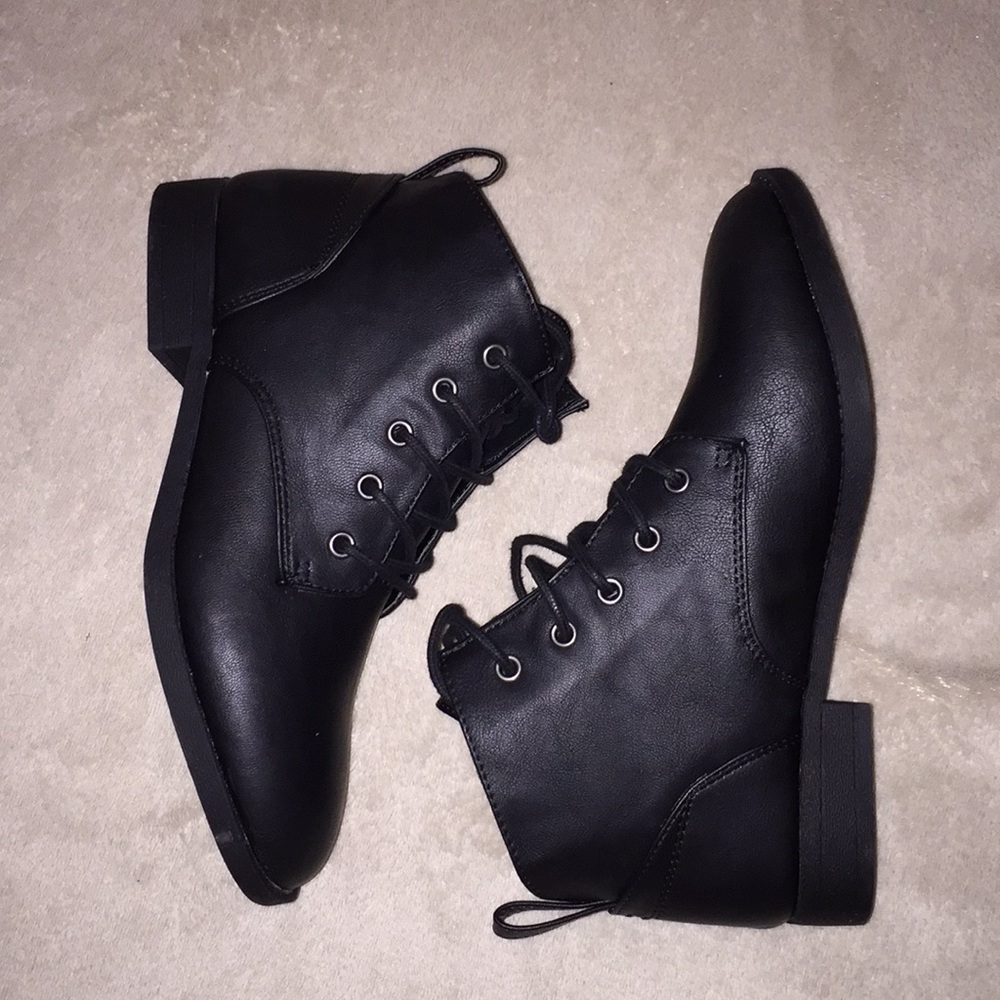 Short Lace up Boot